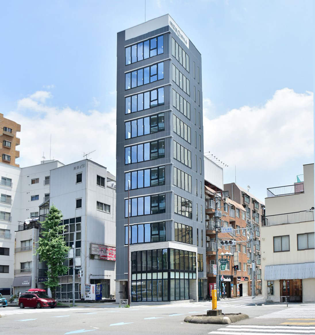 10階建てのビルは時間帯によって移り変わる北千住の眺望が魅力的