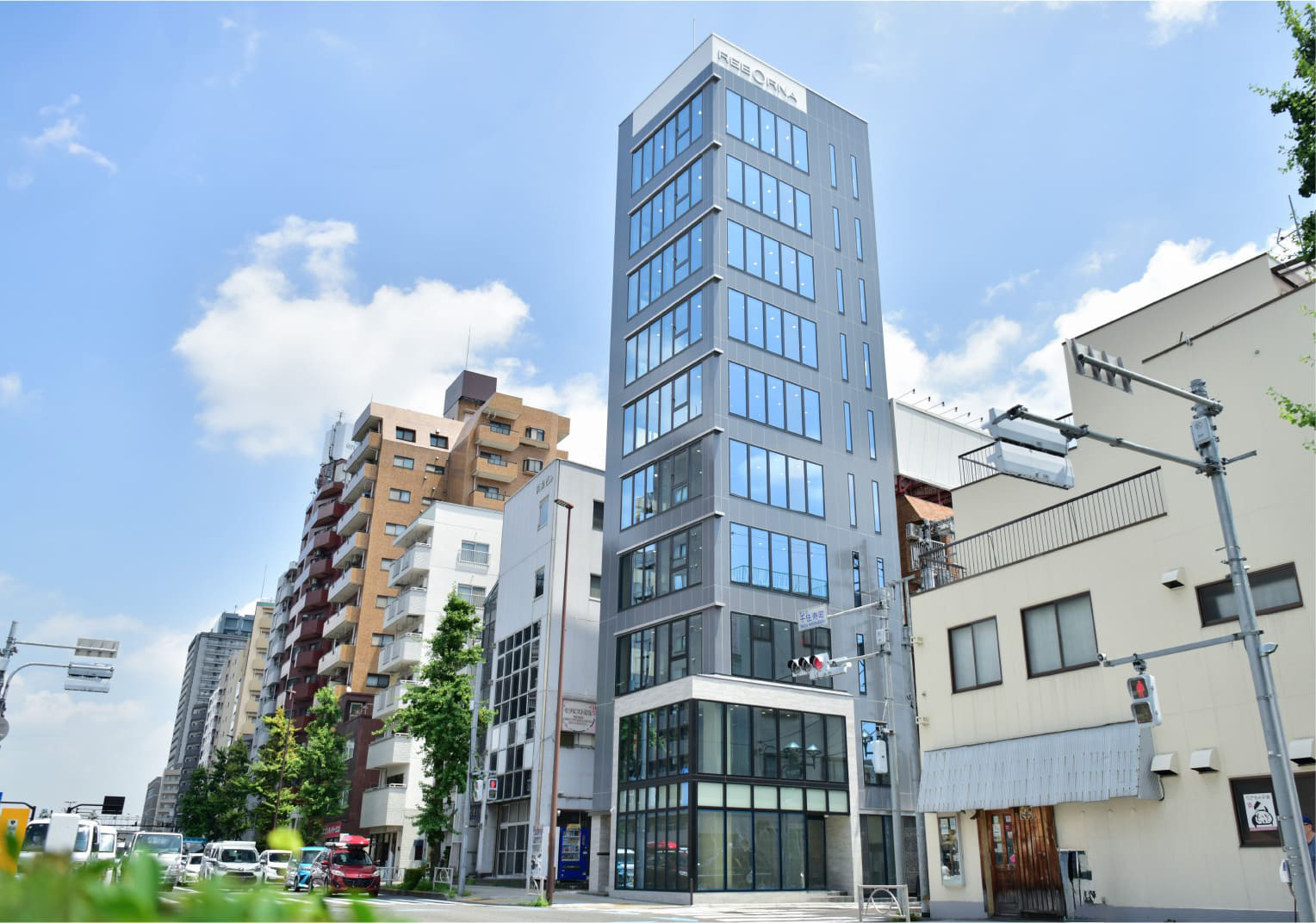 10階建てのビルは時間帯によって移り変わる北千住の眺望が魅力的