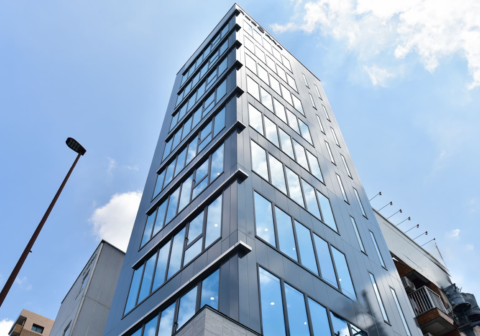 10階建てのビルは時間帯によって移り変わる北千住の眺望が魅力的